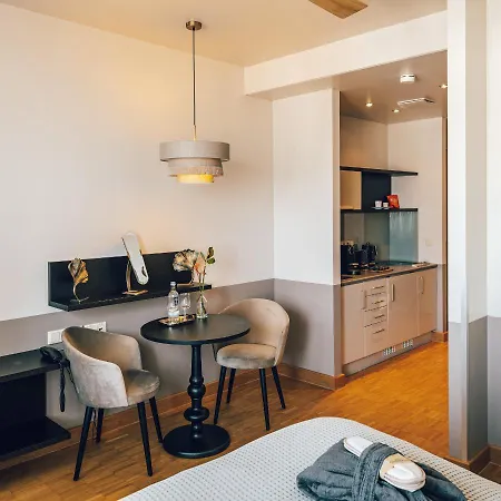 Aparthotel Townhouse 4*