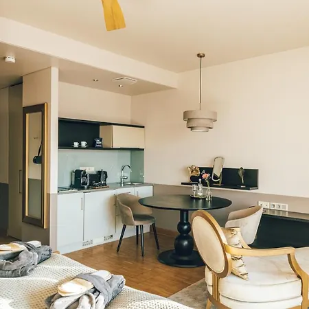 Apartmanhotel Townhouse 4*