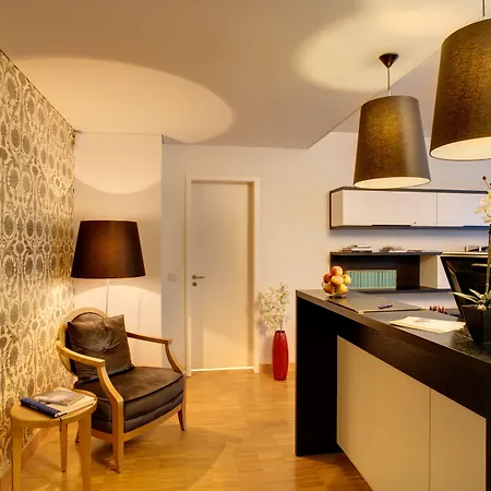 Townhouse 4*