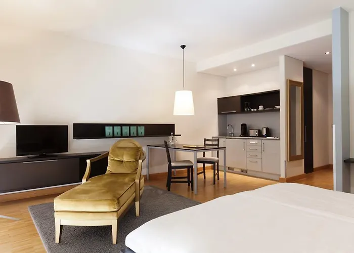 Townhouse Aparthotel 4*